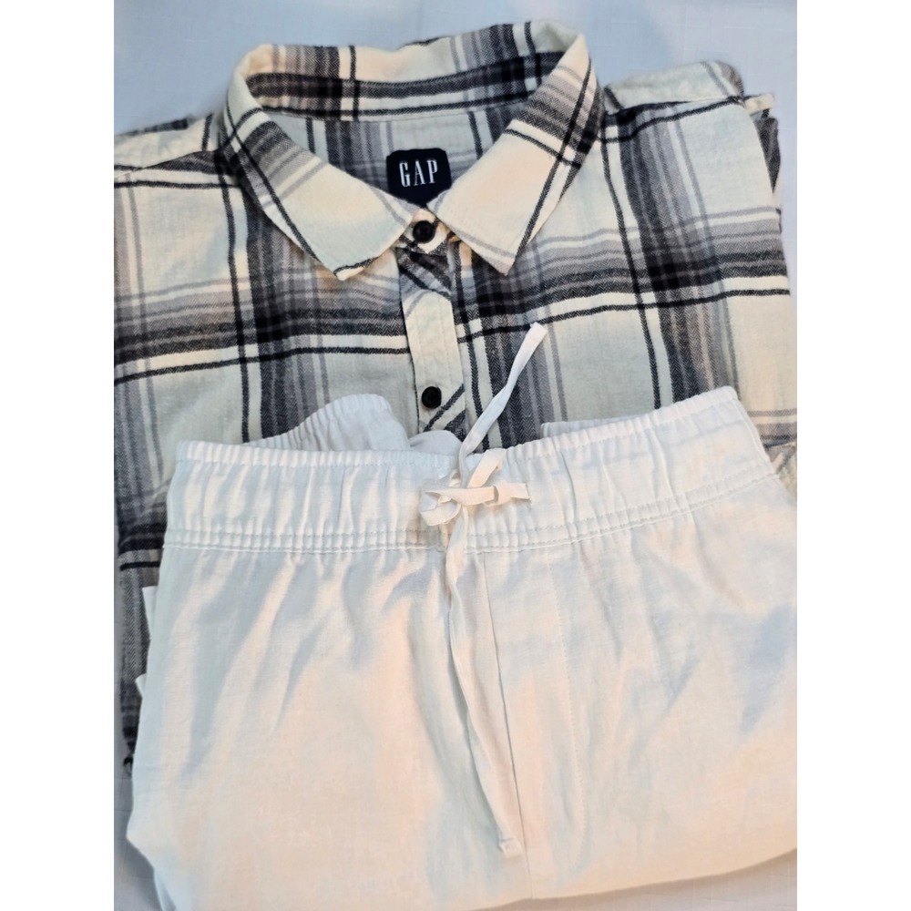 Gap Bundle XXL Plaid Flannel Button Down Shirt and White Linen Blend Shorts Set